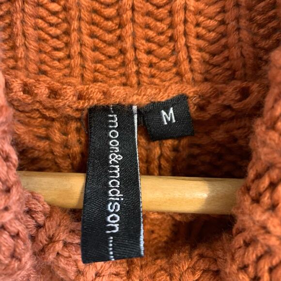 Moon & Madison Rust Cable Knit Turtleneck Sweater Size Medium - Picture 5 of 8
